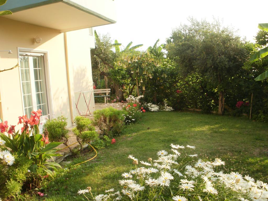 Triantis Apartments Lygia  Habitación foto